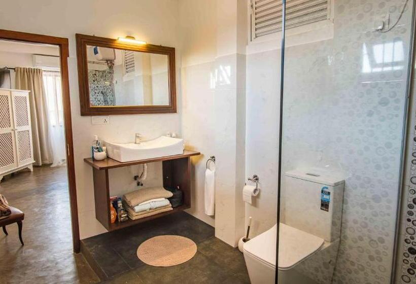 مبيت وإفطار Brixia Cafe & Guest