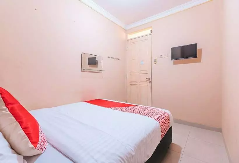 ホテル Mulia Raja Kost Near Eka Hospital Bsd