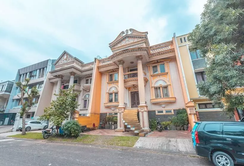 ホテル Mulia Raja Kost Near Eka Hospital Bsd