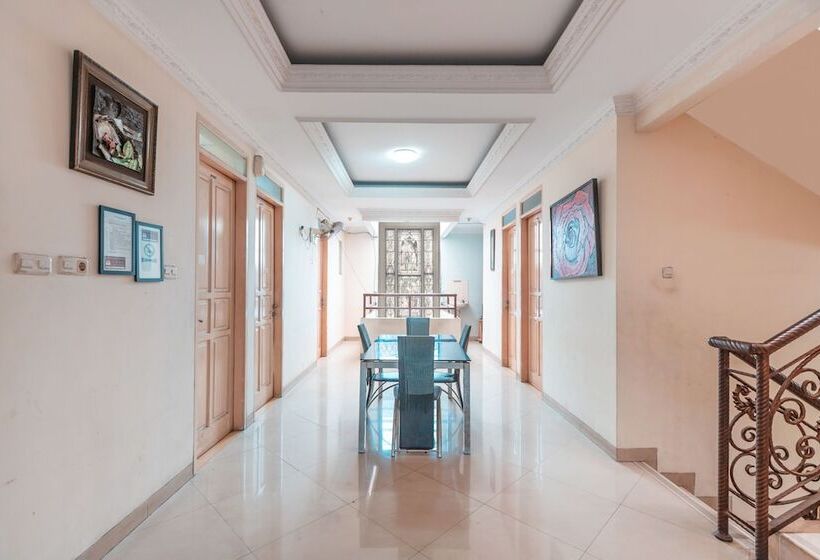 هتل Mulia Raja Kost Near Eka Hospital Bsd