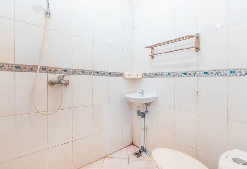 هتل Mulia Raja Kost Near Eka Hospital Bsd