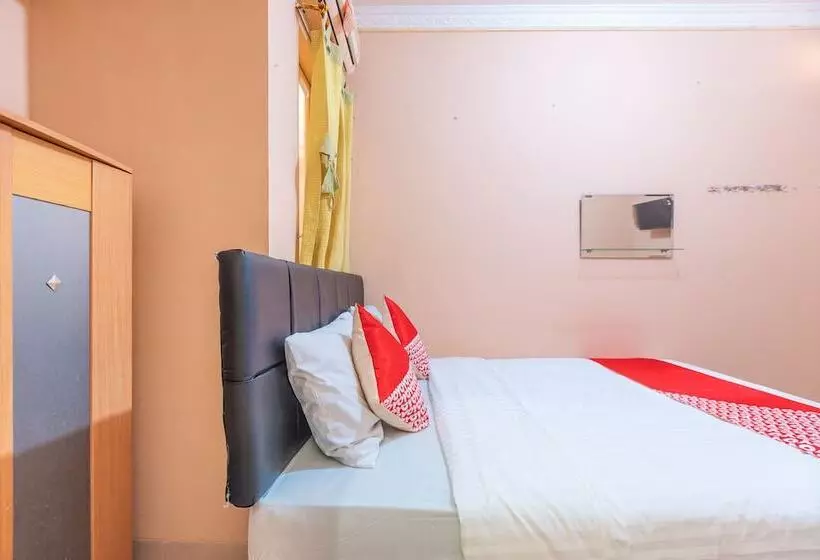 ホテル Mulia Raja Kost Near Eka Hospital Bsd