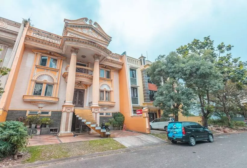 ホテル Mulia Raja Kost Near Eka Hospital Bsd