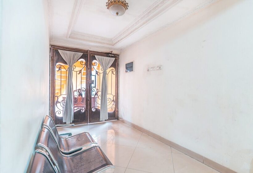 هتل Mulia Raja Kost Near Eka Hospital Bsd