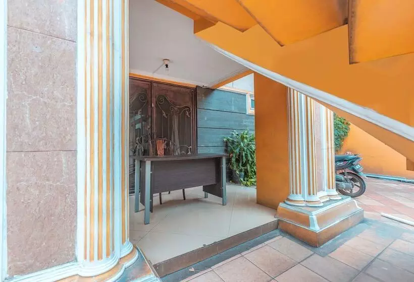 ホテル Mulia Raja Kost Near Eka Hospital Bsd