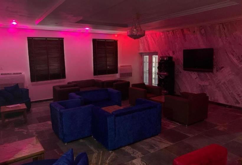 هتل Nordhaus Suites Garden And Tours