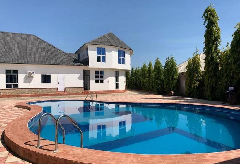 هتل Nordhaus Suites Garden And Tours