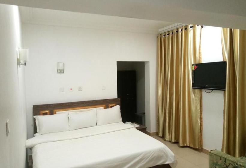 هتل Nordhaus Suites Garden And Tours