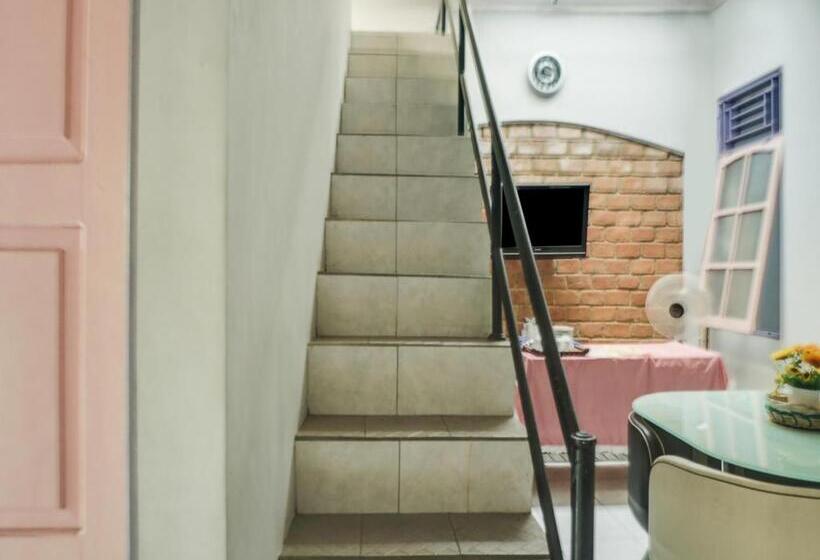 בית מלון כפרי Oyo 2872 Garuda Guest House