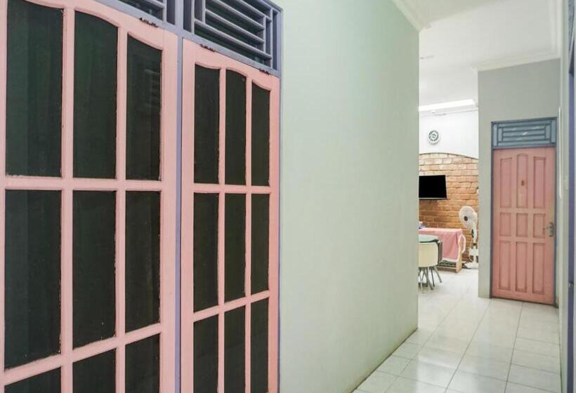 בית מלון כפרי Oyo 2872 Garuda Guest House