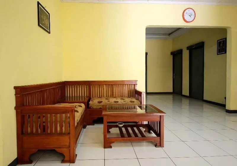 Spot On 2842 Hotel Rindu