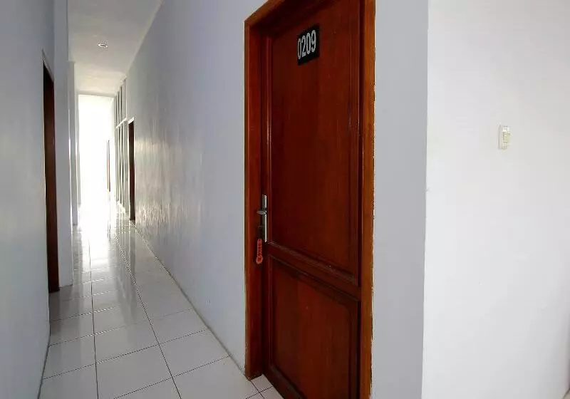 Spot On 2842 Hotel Rindu