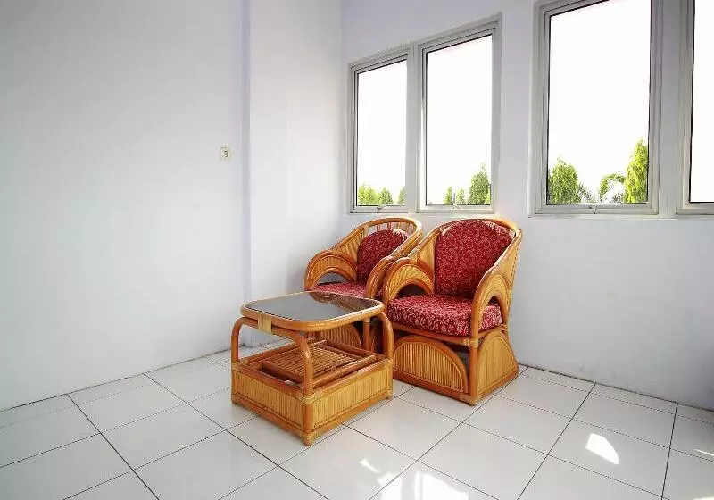 Spot On 2842 Hotel Rindu