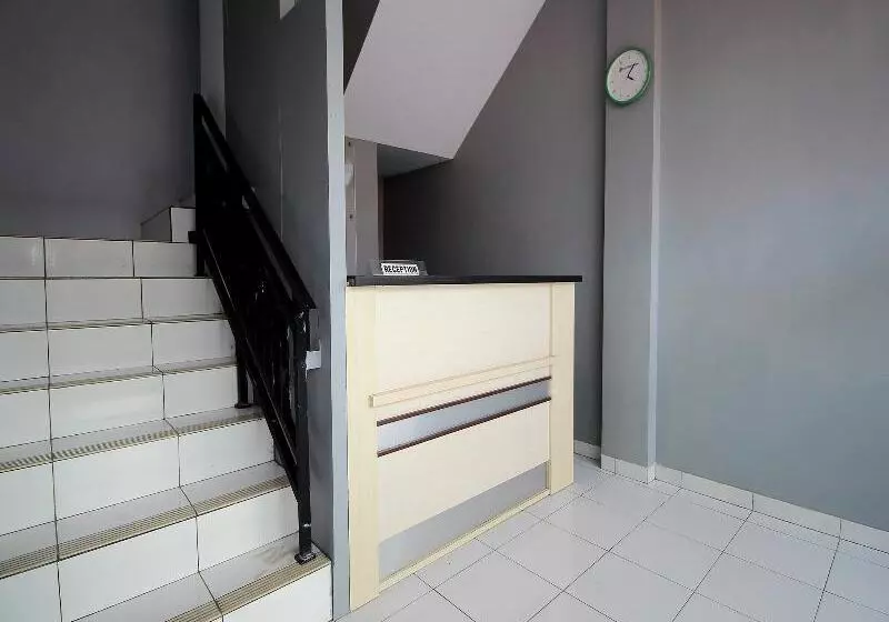 Spot On 2842 Hotel Rindu