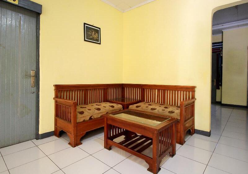 Spot On 2842 Hotel Rindu