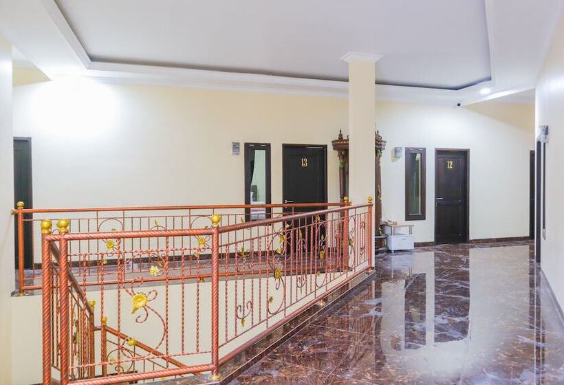 هتل Oyo 2741 Kr Bulan