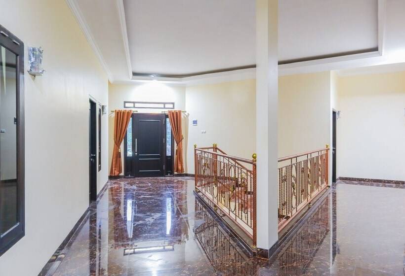 هتل Oyo 2741 Kr Bulan