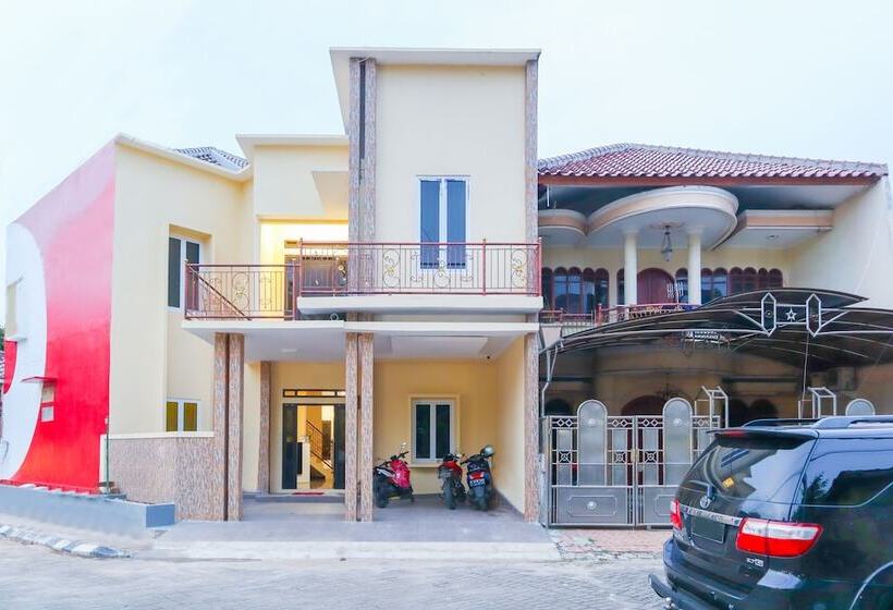 هتل Oyo 2741 Kr Bulan