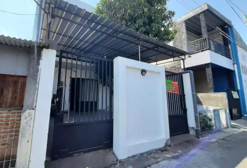 Hôtel Oyo 2751 Deyo Kost
