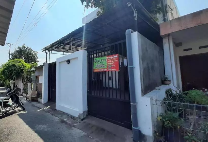 Hôtel Oyo 2751 Deyo Kost