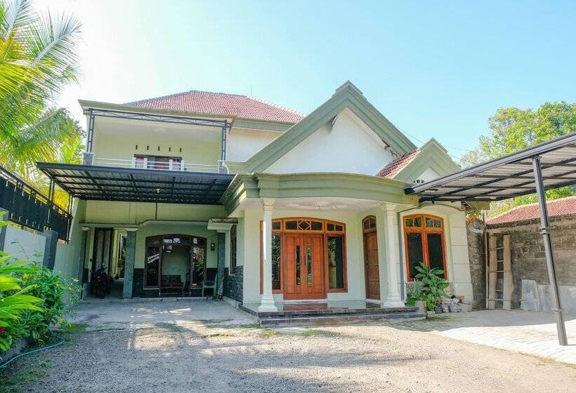 Hotell Oyo 2570 Griya Kinanthi Family