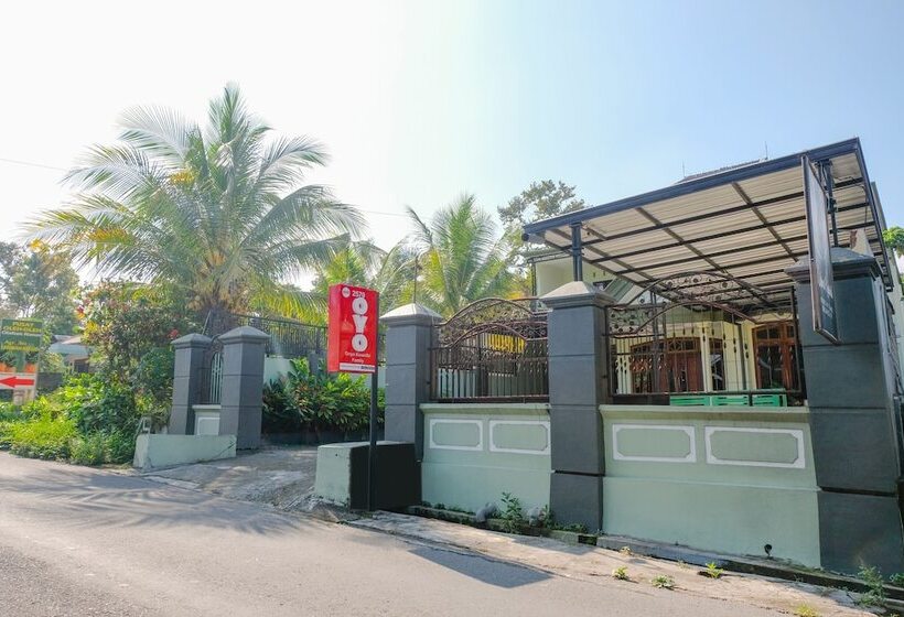 Hotell Oyo 2570 Griya Kinanthi Family