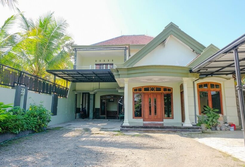 Hotell Oyo 2570 Griya Kinanthi Family