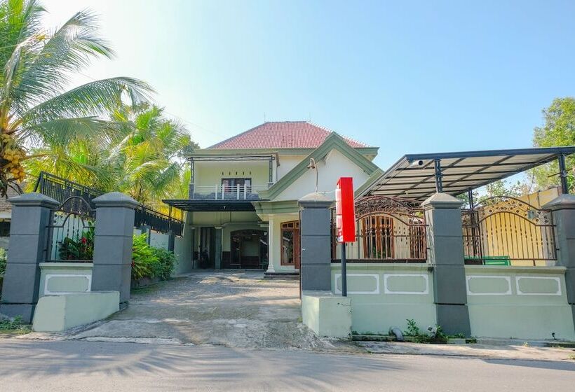 Hotell Oyo 2570 Griya Kinanthi Family