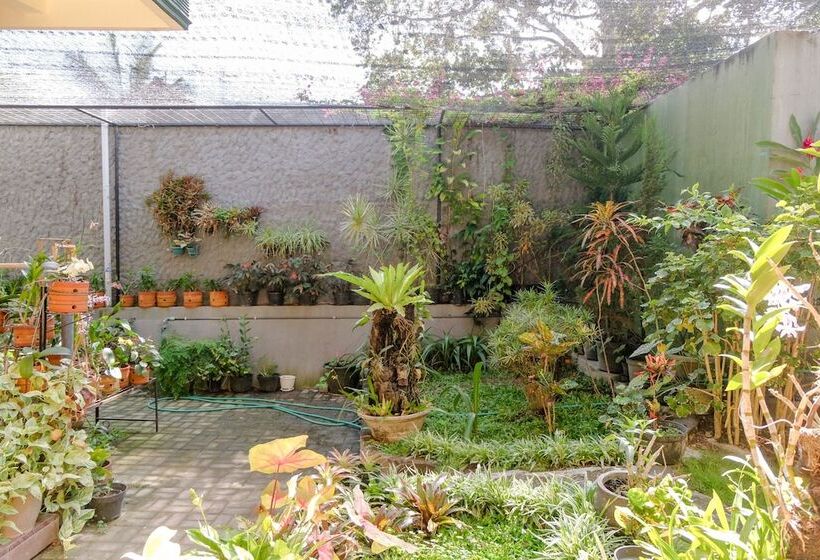 Hotell Oyo 2570 Griya Kinanthi Family