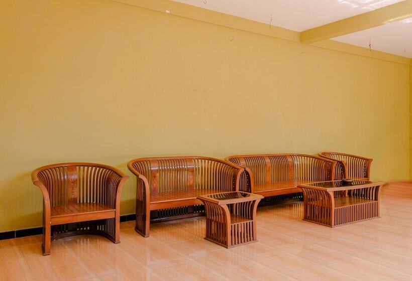 Hotell Oyo 2570 Griya Kinanthi Family