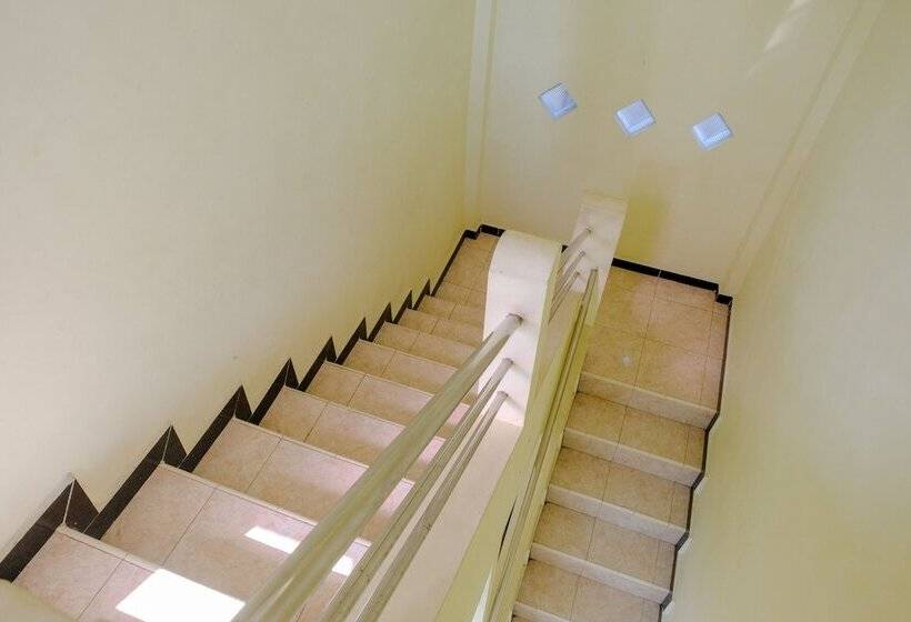 Hotell Oyo 2570 Griya Kinanthi Family