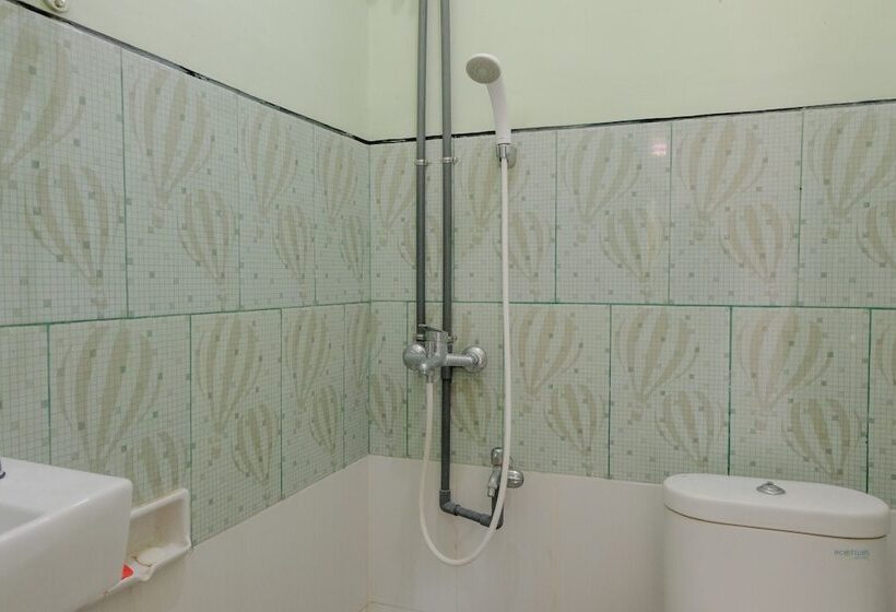 Hotell Oyo 2570 Griya Kinanthi Family