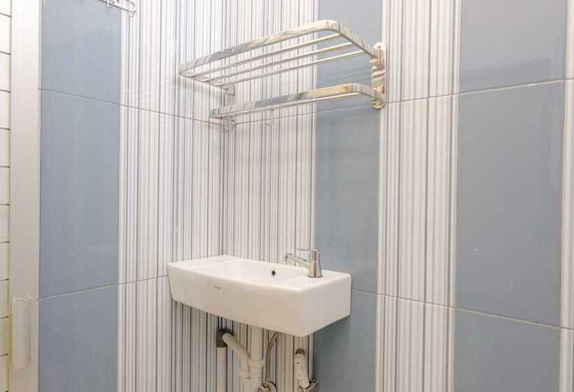 Hotell Oyo 2570 Griya Kinanthi Family