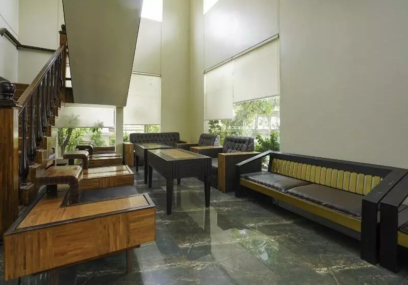 ホテル Oyo 2680 Zeidan House