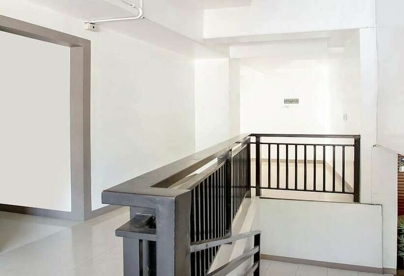 בית מלון כפרי Oyo 496 D Abirus Inn