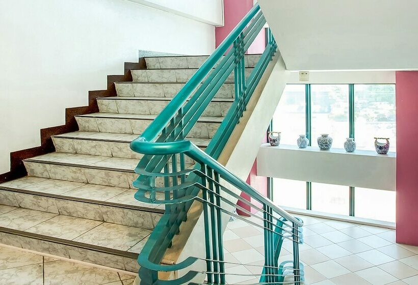 בית מלון כפרי Oyo 496 D Abirus Inn