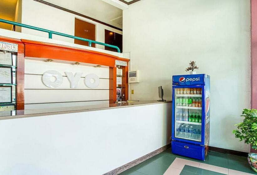 בית מלון כפרי Oyo 496 D Abirus Inn