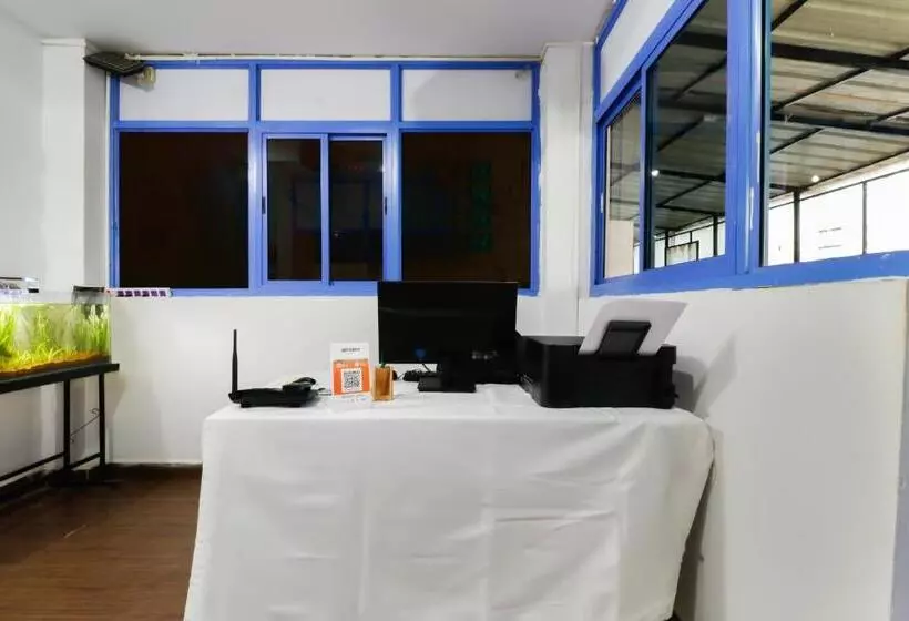 Hotelli Oyo 65533 Elite Suites