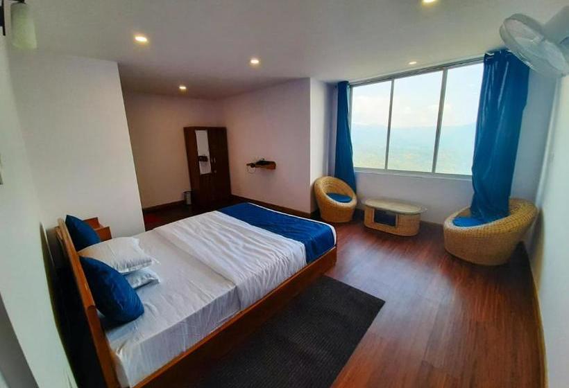 ホテル Arms Near Sumi Boys School