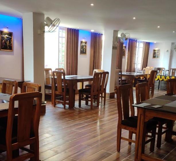 ホテル Arms Near Sumi Boys School