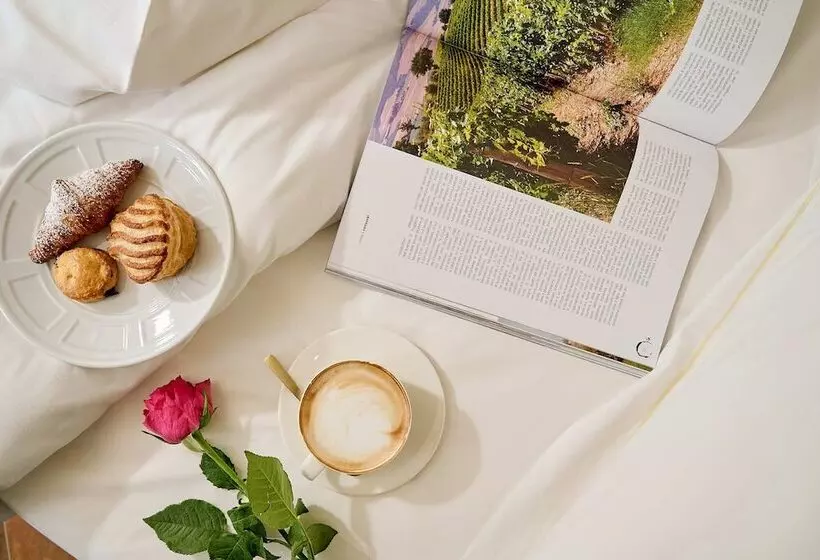 ホテル Castello Bonaria Wine & Spa Resort