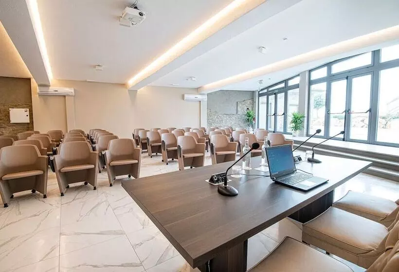 ホテル Castello Bonaria Wine & Spa Resort