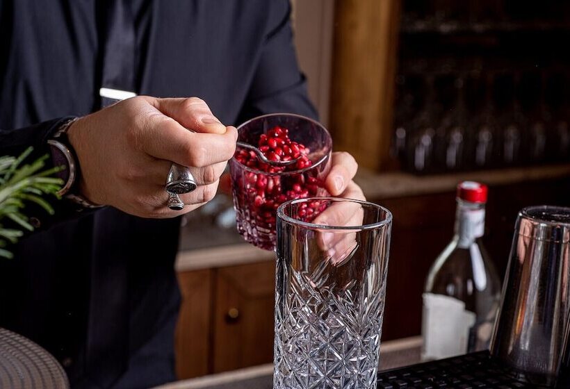 酒店 Castello Bonaria Wine & Spa Resort