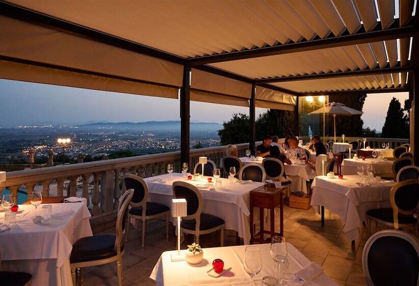 酒店 Castello Bonaria Wine & Spa Resort