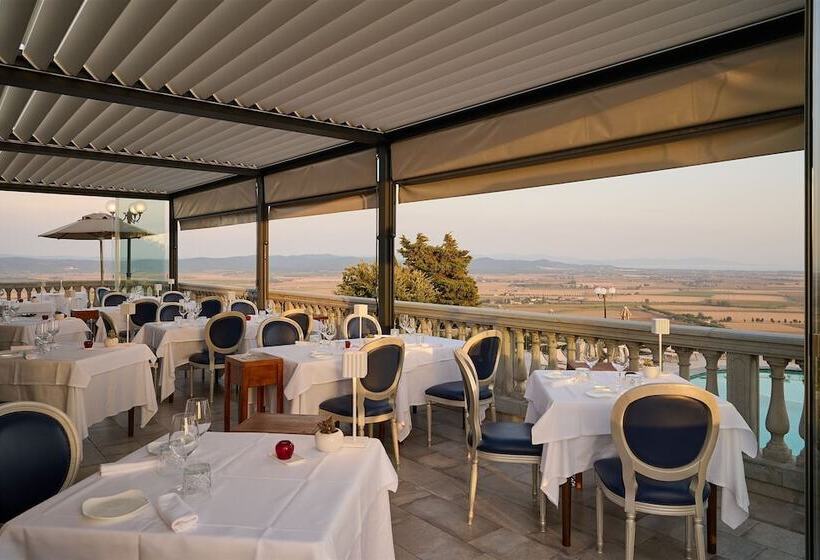 酒店 Castello Bonaria Wine & Spa Resort