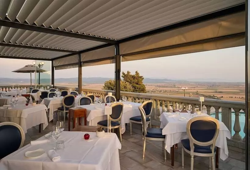 ホテル Castello Bonaria Wine & Spa Resort