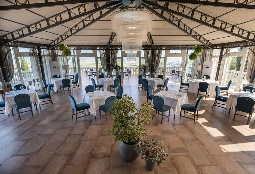 ホテル Castello Bonaria Wine & Spa Resort