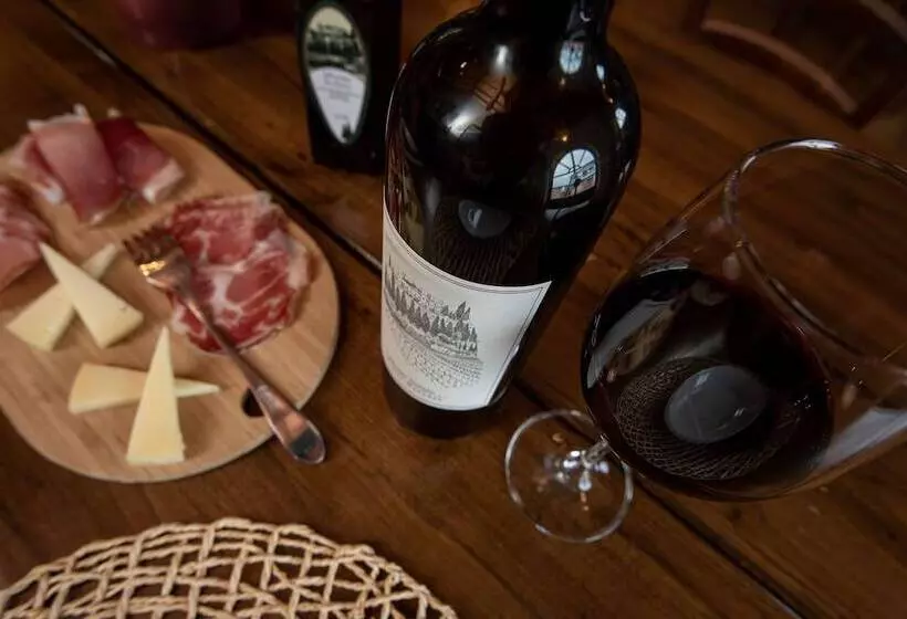 ホテル Castello Bonaria Wine & Spa Resort