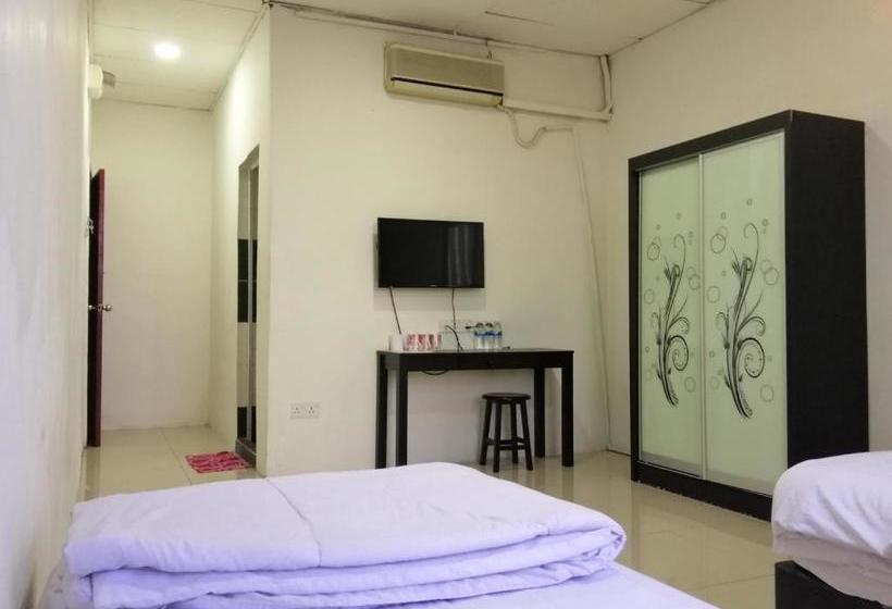 בית מלון כפרי Oyo 89702 Md  Masai