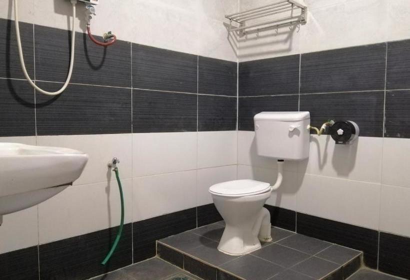 בית מלון כפרי Oyo 89702 Md  Masai